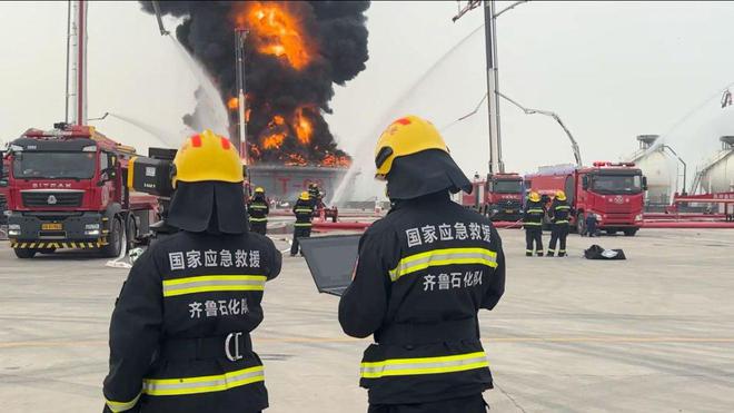 九游会·(j9)官方网站一场天下级困难的练习训练：足球场巨细油罐爆炸！无人机、智(图2)