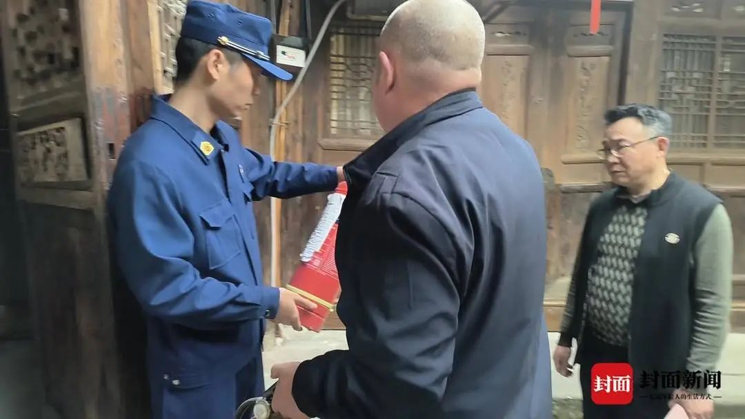 九游会J9三天大摸排！阆中古城的生效灭火器局部改换(图1)